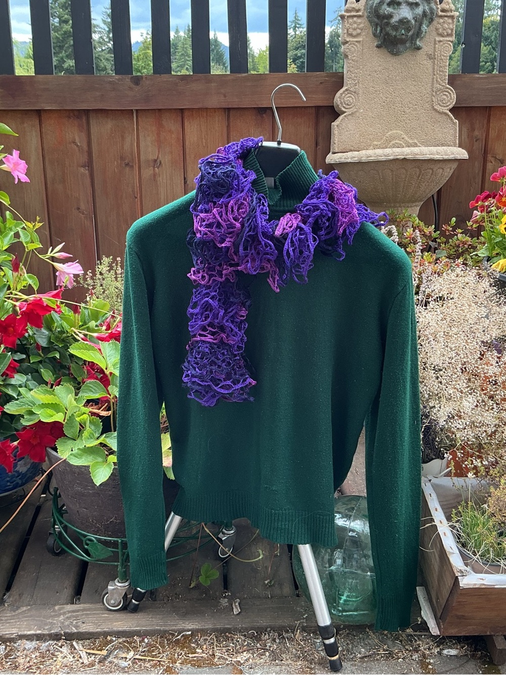 Handmade Purple Ruffle Scarf — Gradient Shades - Picture 4 of 4